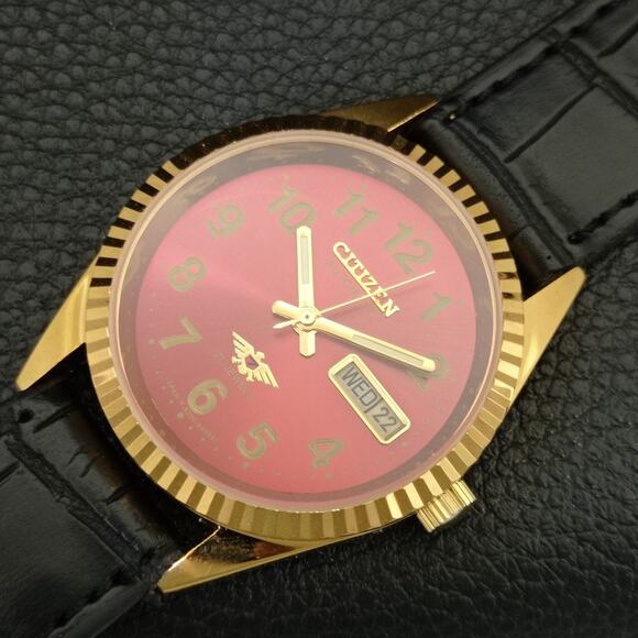 Vintage 1972 Citizen Automatic Mens Gold Watch W/daydate & Red accents - Picture 6 of 10